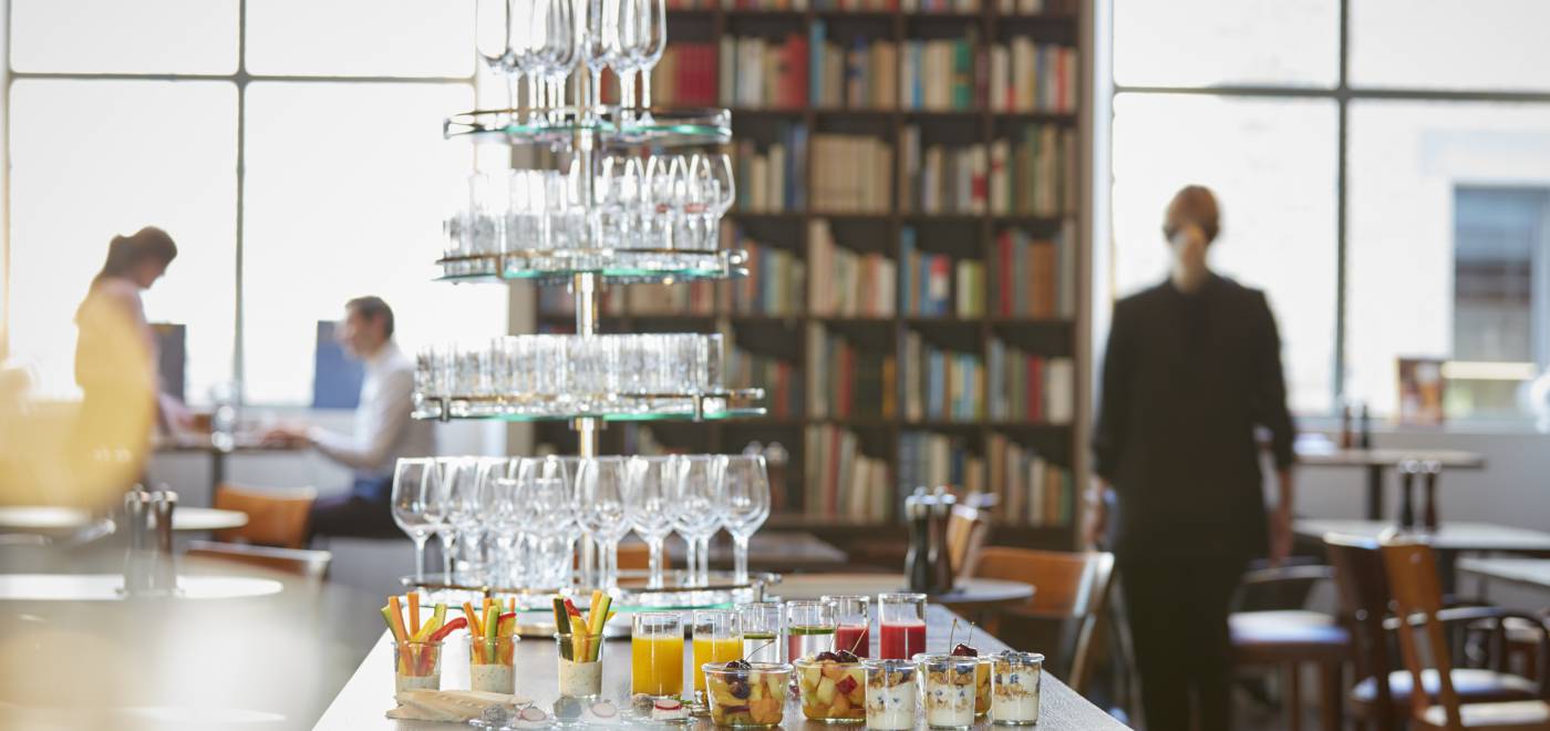 Bibliothèque Snack-Bar du B2 Hôtel de Zurich