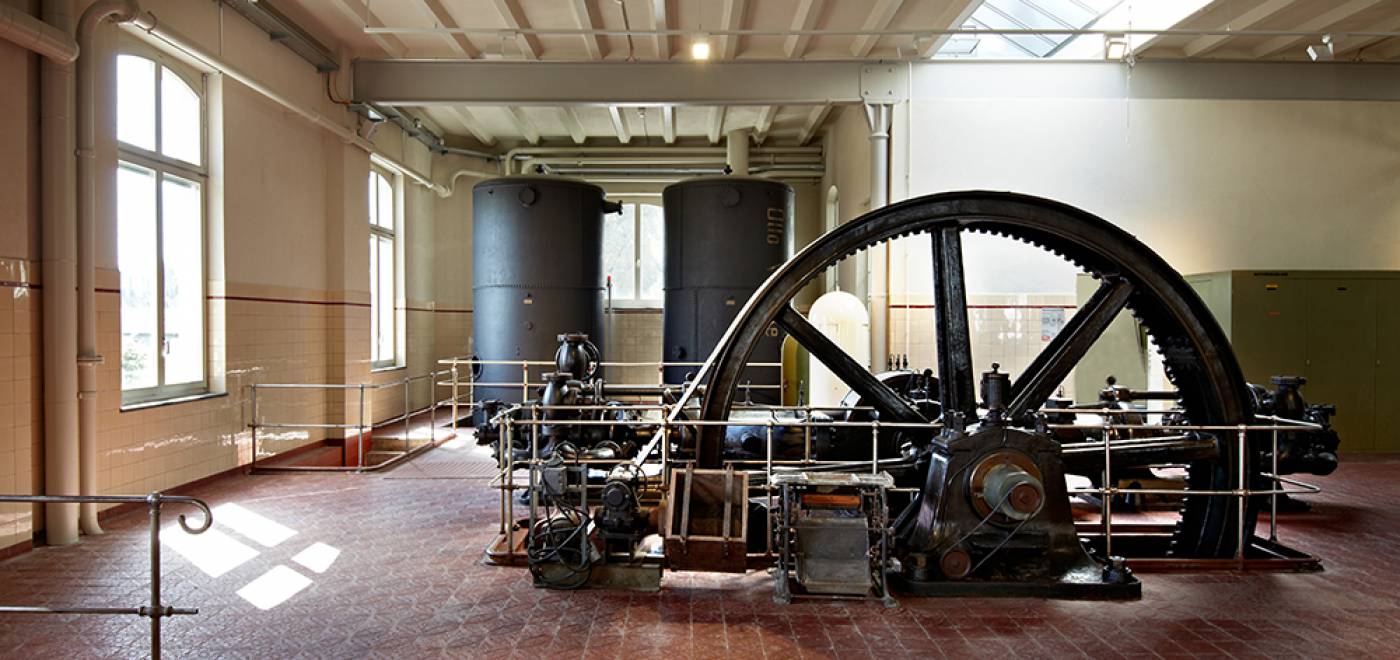 Historical machine in the engine room of the B2 Hotel in Zurich