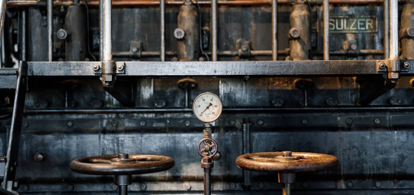 Historische Maschine in der Maschinenhalle