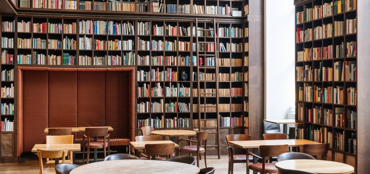 B2 Hotel Library in Zurich with over 33,000 books