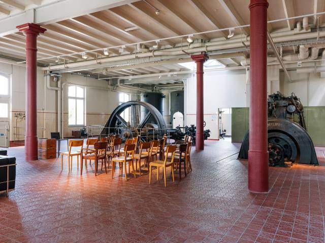 Historic machine room at the B2 hotel in Zurich for standing dinners up to 120 people