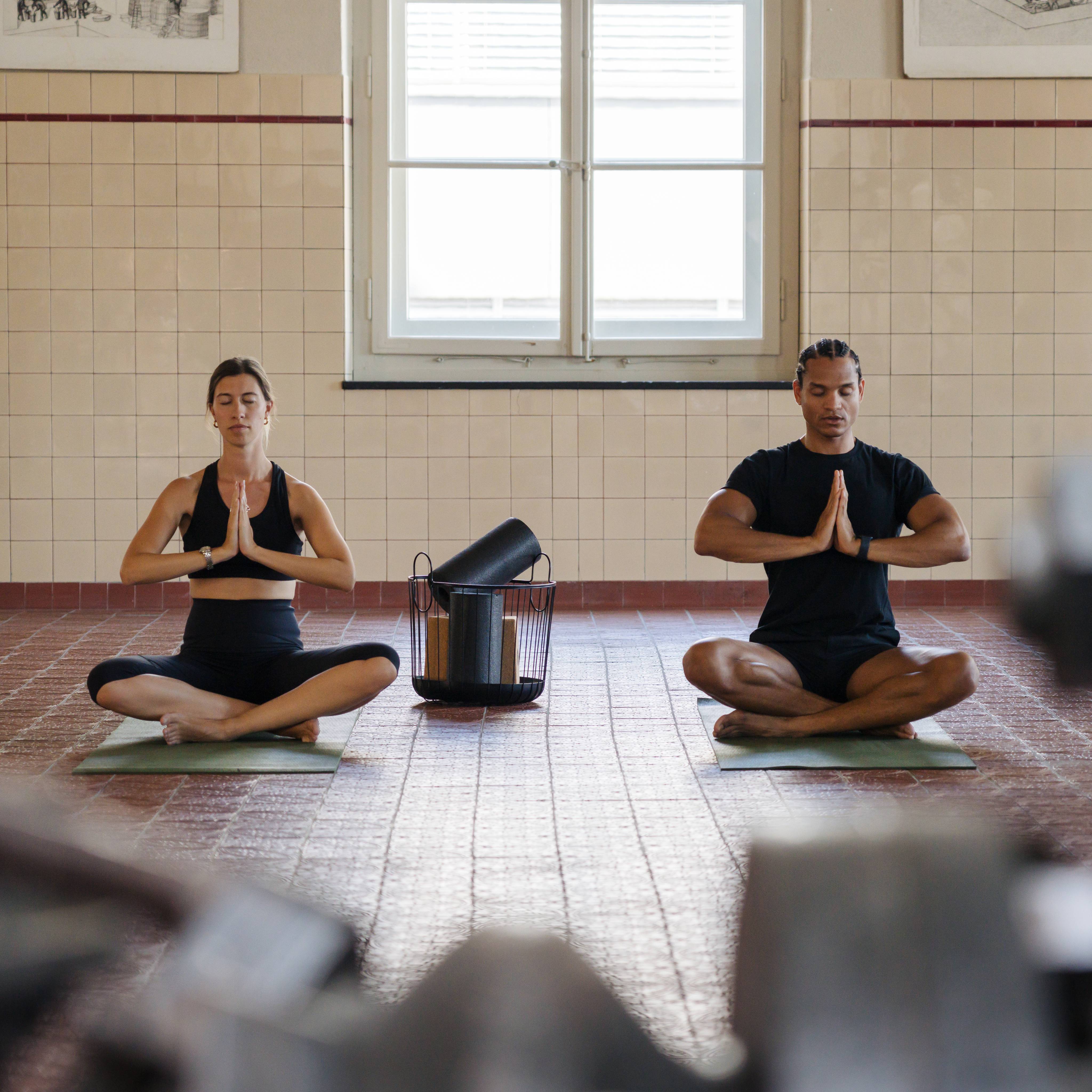 Yoga - B2 Hotel